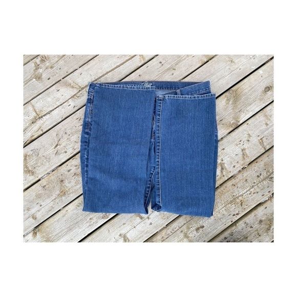 Old Navy Jeans The Flirt 2011 Mid Rise Boot Cut Sz 16 - Picture 12 of 12